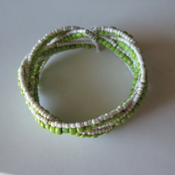 Flexible Green And Ivory Seed Woven Bracelet - Picture 6 of 14